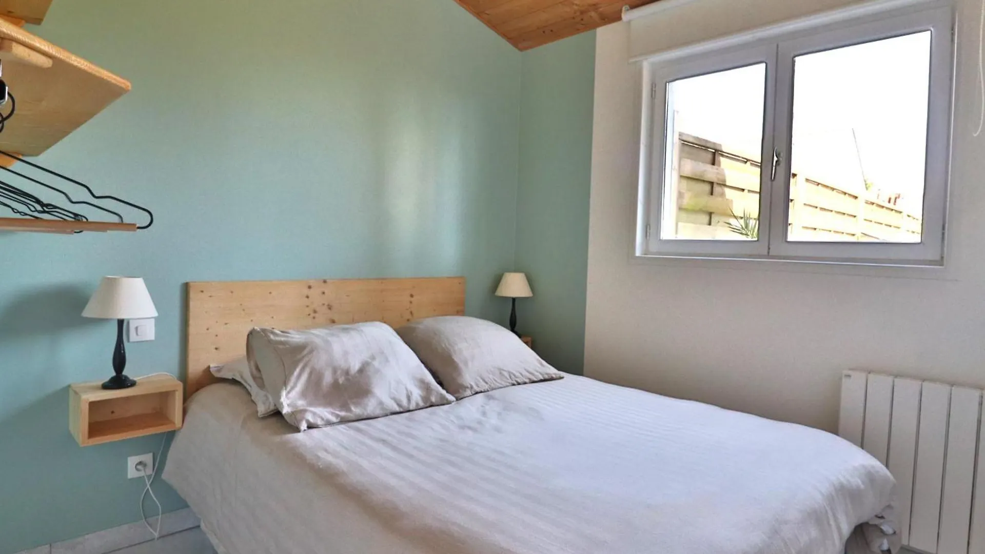 Appartement Avec Jardin Privatif Et Equipements Modernes - Fr-1-813-9 Groix